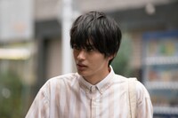 「主人公」第3話より、神尾楓珠演じる原純太。
