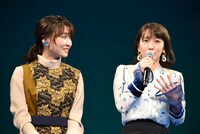 左から若山詩音、吉岡里帆。