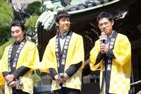 左から池田鉄洋、西島秀俊、伊藤淳史。