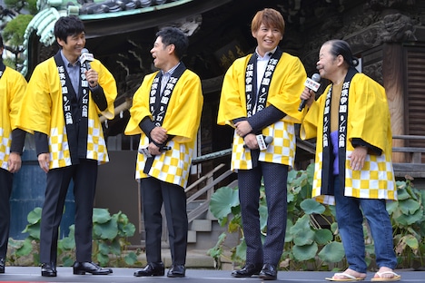 左から西島秀俊、伊藤淳史、佐野和真、佐藤蛾次郎。