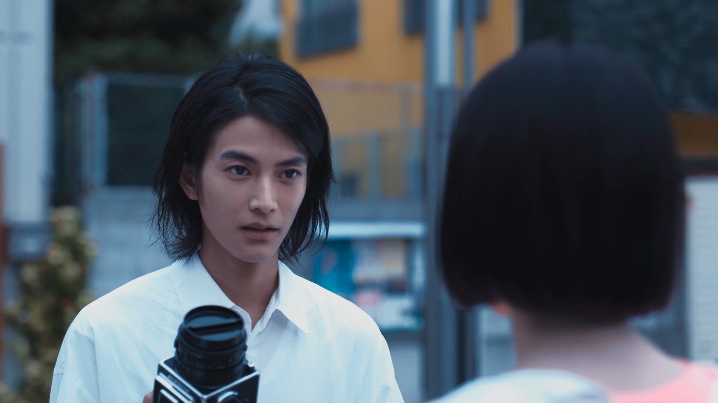 「説好不哭／泣かないと約束したから」MVより。