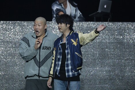 「『HiGH&LOW THE WORST』vs『THE RAMPAGE from EXILE TRIBE』完成披露試写会 & PREMIUM LIVE SHOW」9月17日公演より。左から一ノ瀬ワタル、山田裕貴。