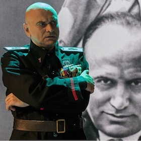 帰ってきたムッソリーニ あらすじ 内容 スタッフ キャスト 作品情報 映画ナタリー 帰ってきたムッソリーニ あらすじ 内容 スタッフ キャスト 作品情報 映画ナタリー