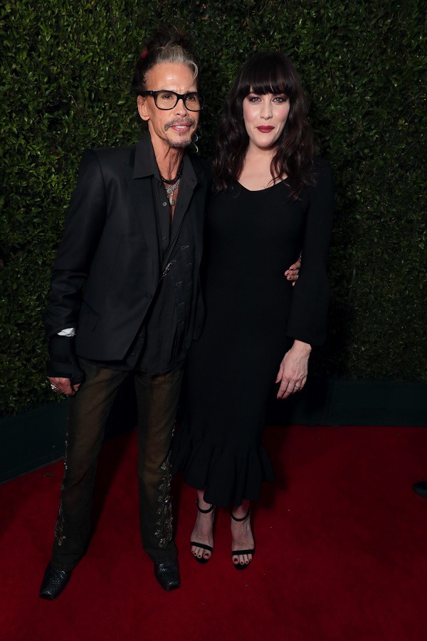 左からスティーヴン・タイラー、リヴ・タイラー。