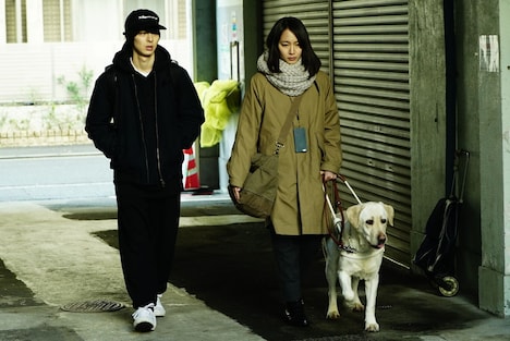 「見えない目撃者」