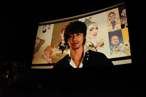 斎藤工によるビデオメッセージ。