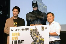 左から鈴木伸之、ジム・リー。