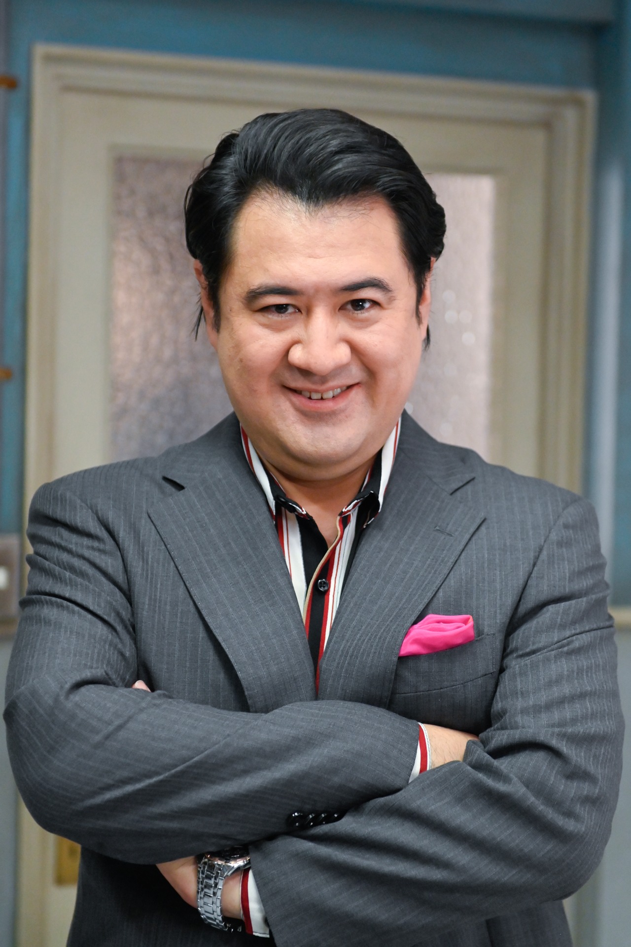小手伸也演じる下柳田喜一郎。