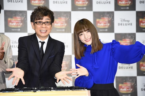 左から山寺宏一、神田沙也加。