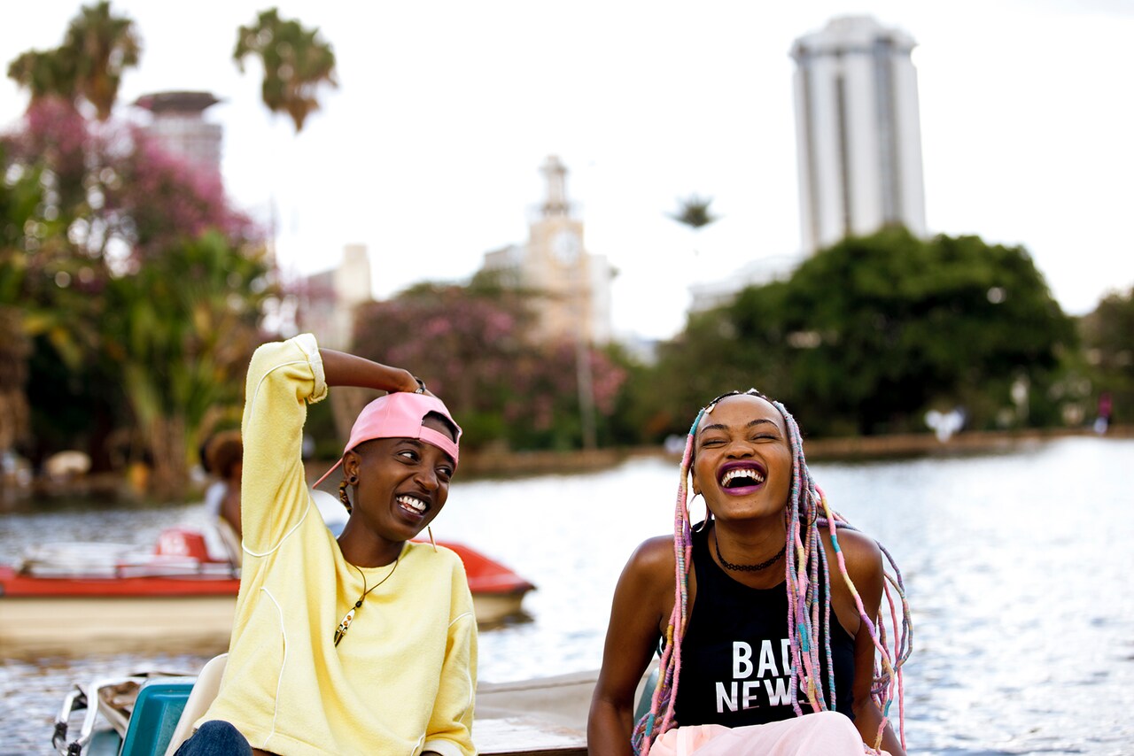 同性愛禁止のケニアで少女たちが恋をする「ラフィキ：ふたりの夢」予告＆新写真