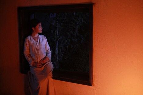 「第三夫人と髪飾り」新場面写真