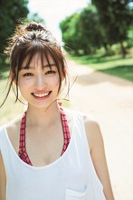 吉川愛セカンド写真集「off」より。