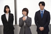 左から橋本愛、高畑充希、新田真剣佑。