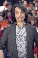 原作者の有栖川有栖。