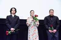 「宮本から君へ」公開記念舞台挨拶の様子。