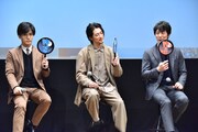 左から岩田剛典、ディーン・フジオカ、佐々木蔵之介。