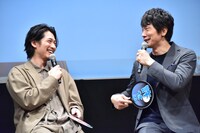 左からディーン・フジオカ、佐々木蔵之介。