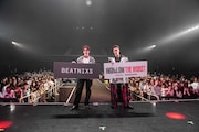 左から吉野北人、川村壱馬。