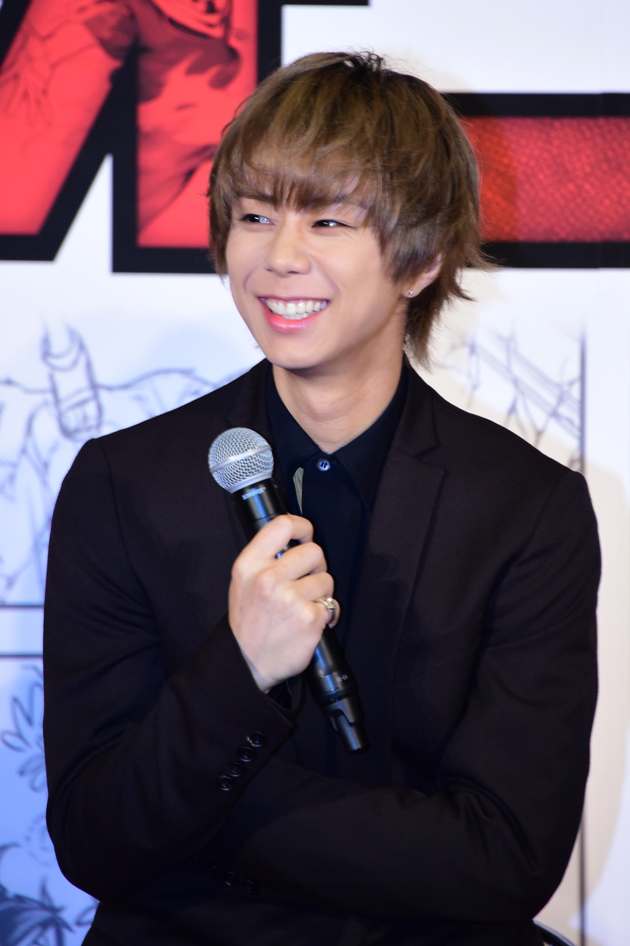 永野と今泉佑唯のパフォーマンスを見て笑う北山宏光。