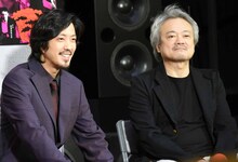 左から若葉竜也、源孝志。