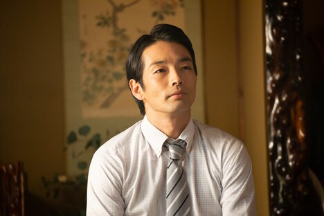 「“隠れビッチ”やってました。」より、森山未來演じる三沢光昭。