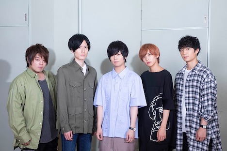 小田原城星高校モテメン部。左から松岡禎丞、内山昂輝、斉藤壮馬、富園力也、梅原裕一郎。