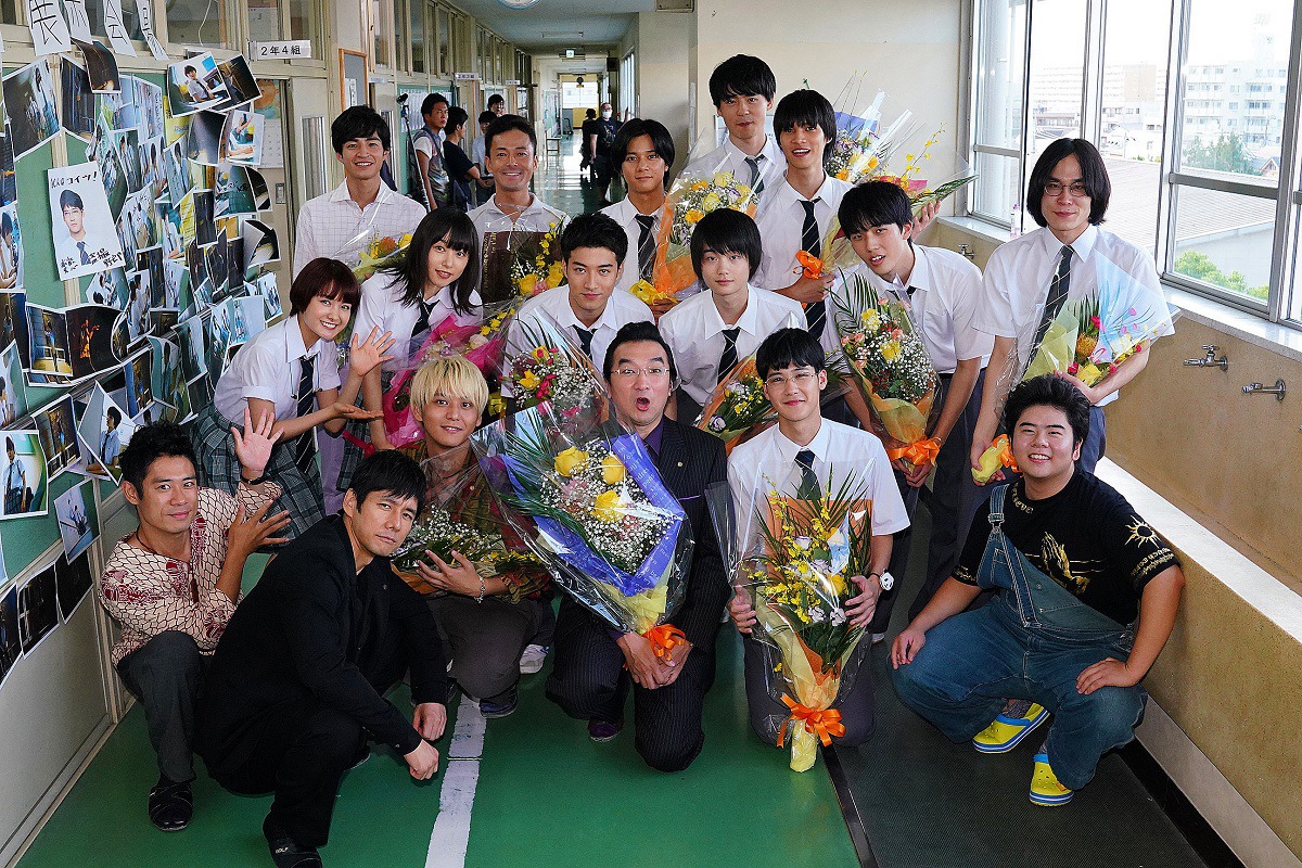 「任侠学園」クランクアップ時の様子。