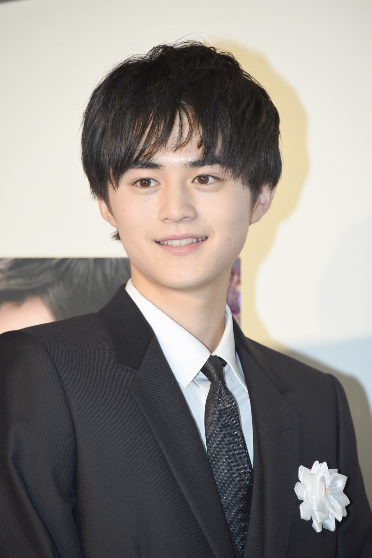 鈴鹿央士
