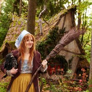 128歳の誕生日をカラスが祝福、「小さい魔女とワルプルギスの夜」本編映像