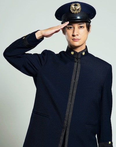 坂木龍也役の高崎翔太。