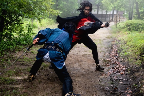 「下忍 赤い影」