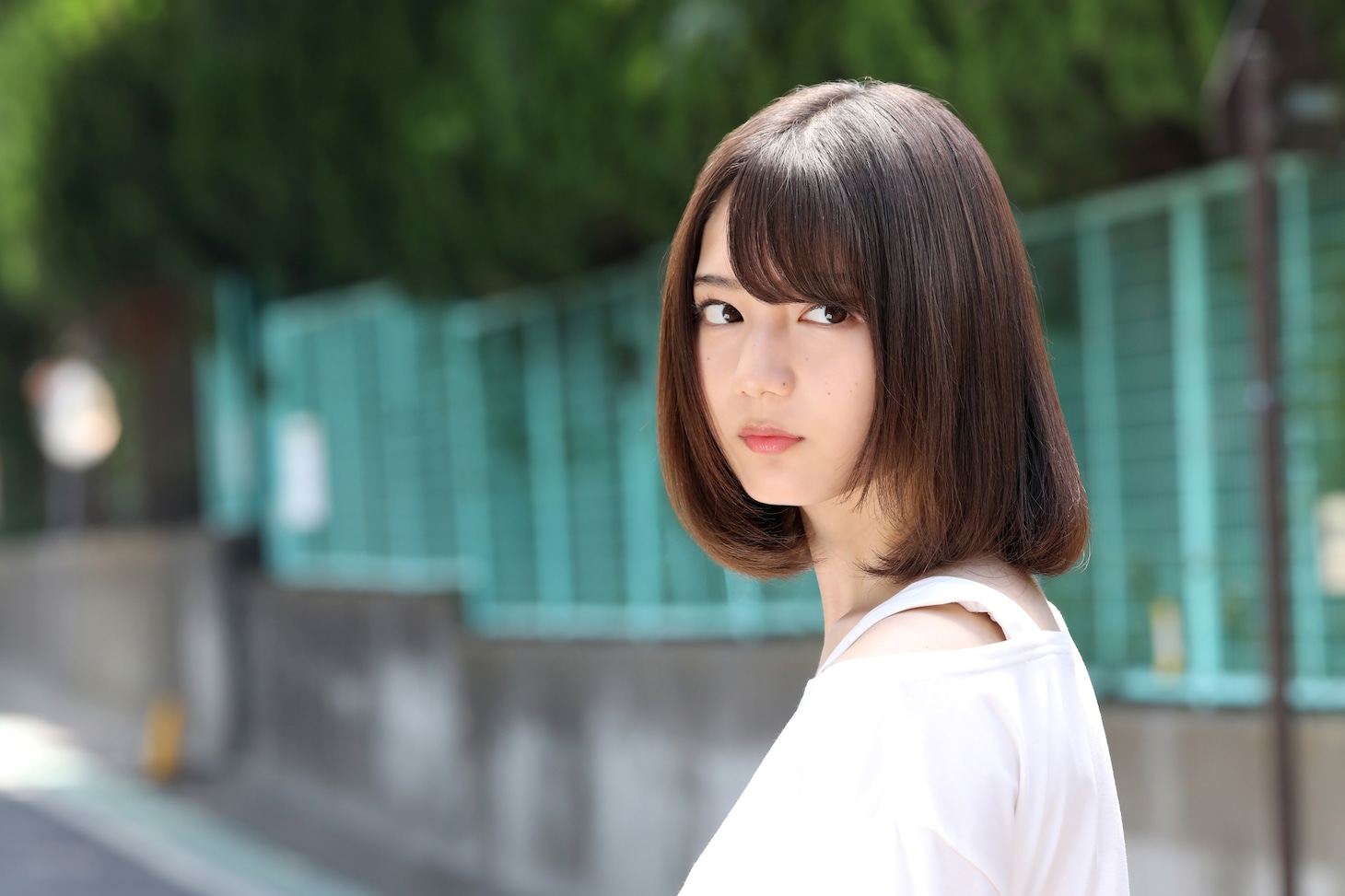 小坂菜緒演じる平井由梨。