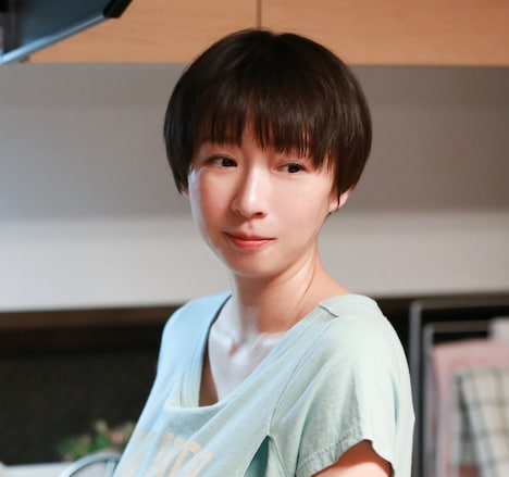 酒井若菜演じる荻野泉水。