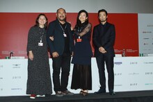 第24回釜山国際映画祭にて、左からサマル・イェスリャーモワ、エルラン・ヌルムハンベトフ、竹葉リサ、森山未來。