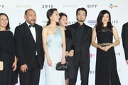 左2人目からエルラン・ヌルムハンベトフ、キム・ユリア、サマル・イェスリャーモワ、森山未來、竹葉リサ。