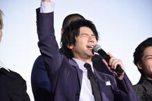 「初日来ましたー！」と叫ぶ山田裕貴。