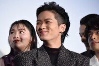 川村壱馬（中央）