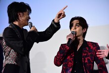 左から神尾楓珠、吉野北人。