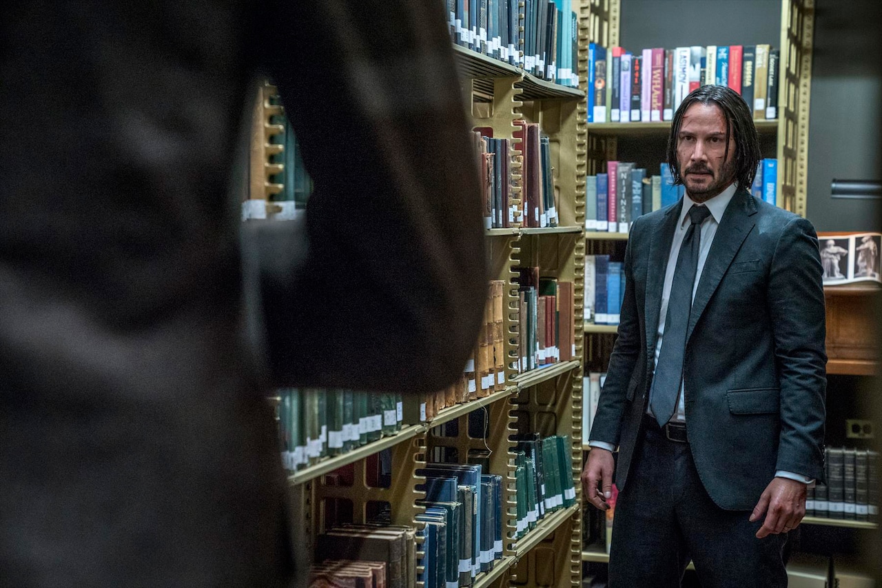 図書館ではお静かに！“本フー”がさく裂する「ジョン・ウィック」新映像