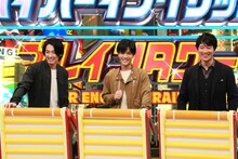左からディーン・フジオカ、岩田剛典、佐々木蔵之介。 (c)フジテレビ