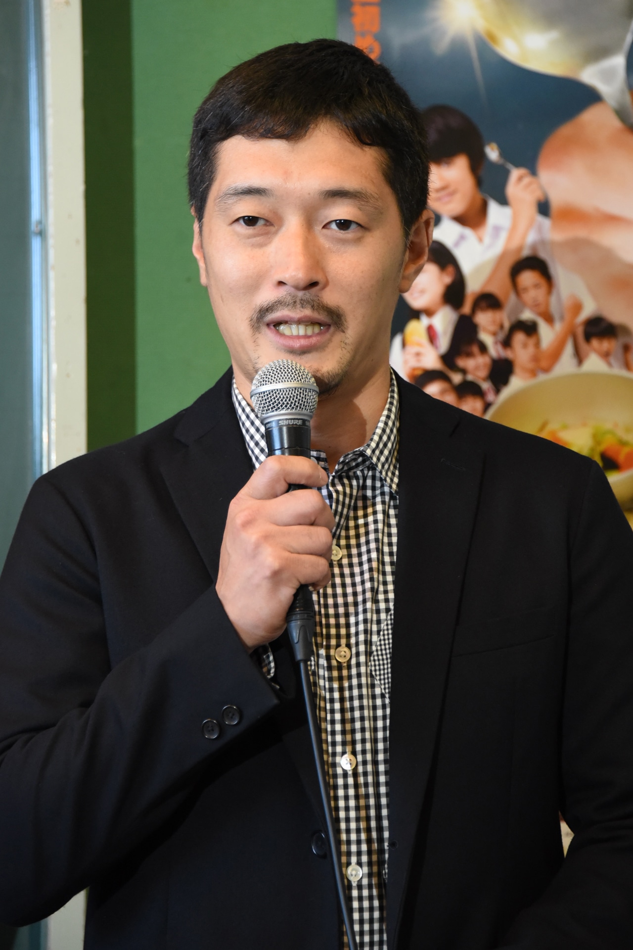 綾部真弥