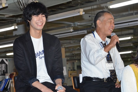 左から清原翔、でんでん。