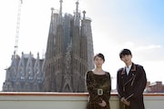 左から吉岡里帆、吉沢亮。