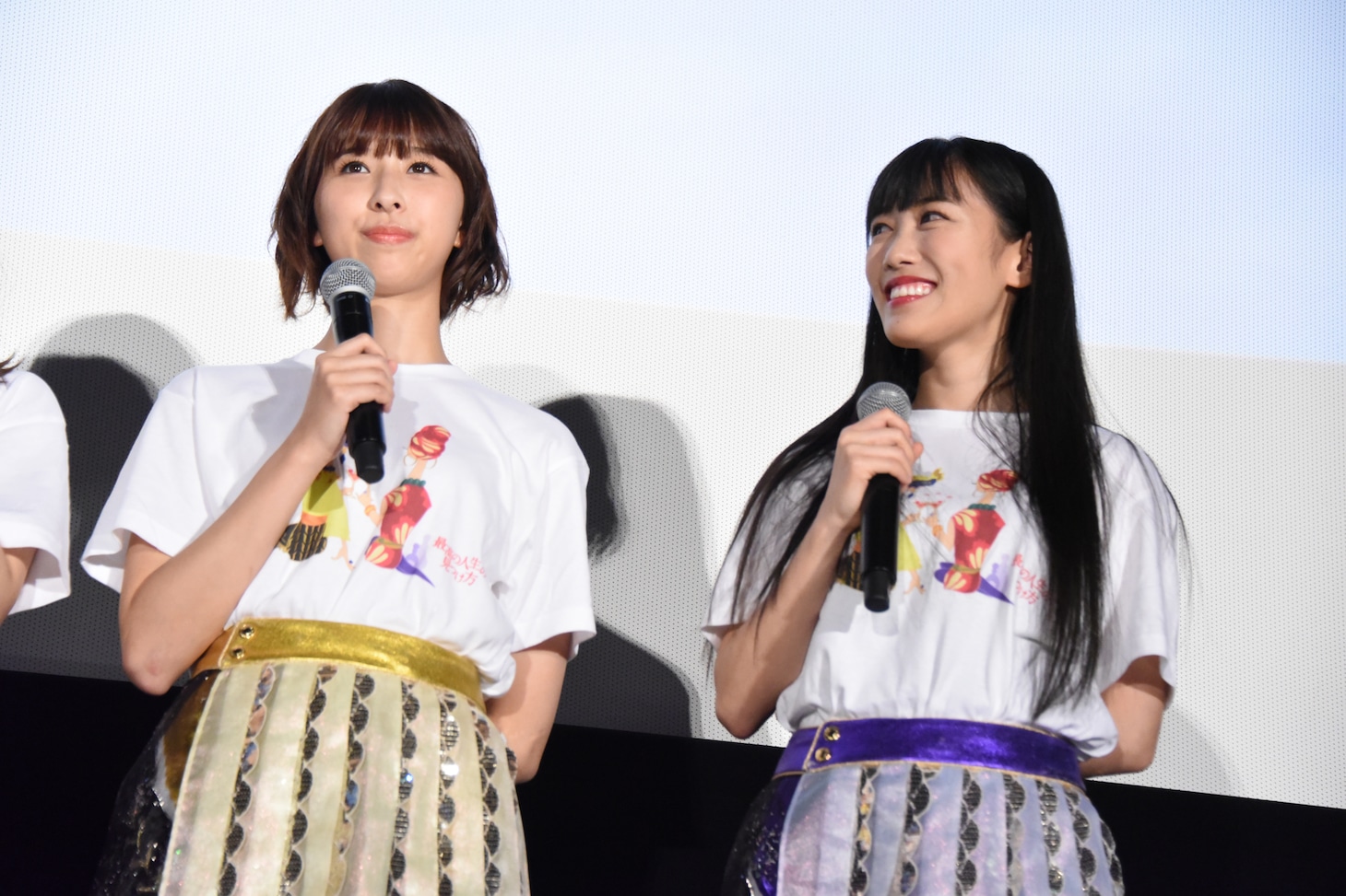 左から玉井詩織、高城れに。