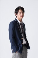 板垣瑞生演じる俳優・桜庭勇也。