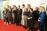 「アースクエイクバード」ロンドンプレミアの様子。