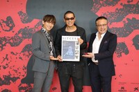 左からNAOTO、SABU、石橋凌。