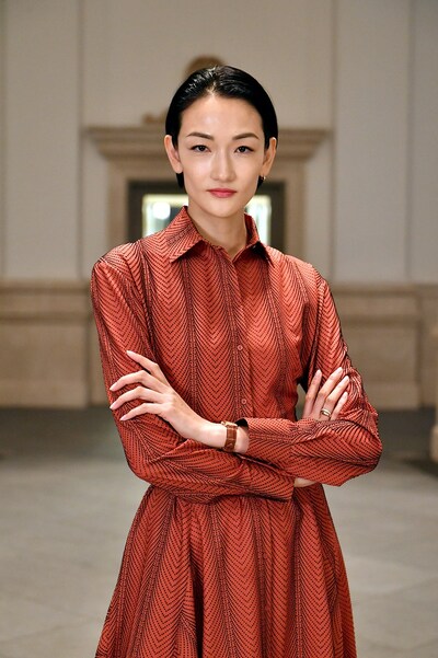 冨永愛演じるリンダ・真知子・リシャール。(c)TBS