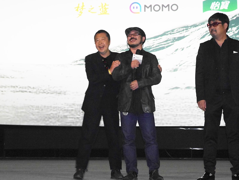 左からジャ・ジャンクー、清水崇、プロデューサーの紀伊宗之。