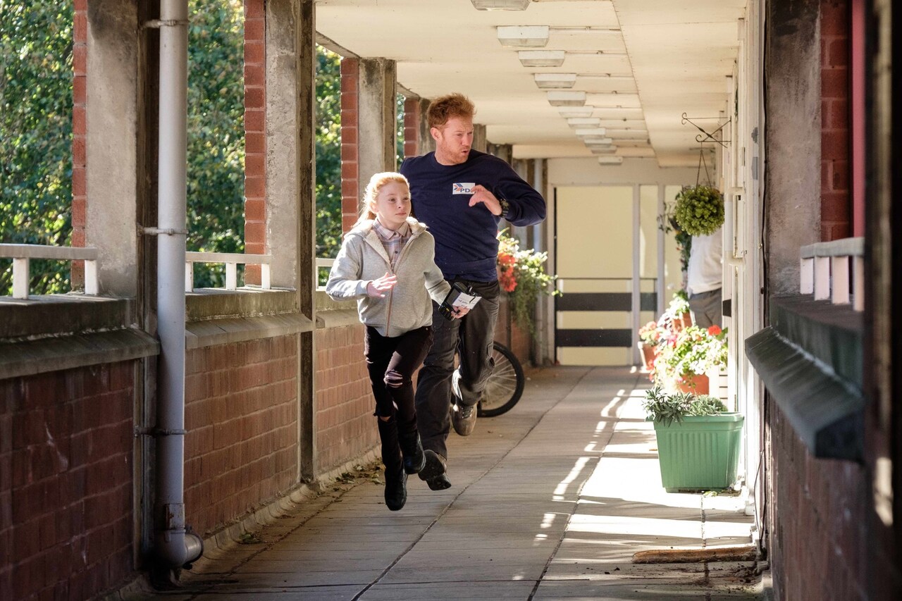 家族のための仕事が家族を苦しめる、ケン・ローチ監督作「家族を想うとき」新予告